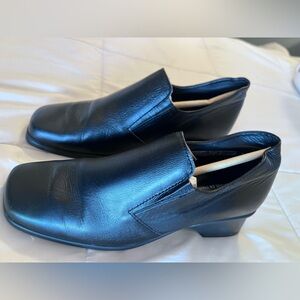 Arche Classic Black Slip-On Loafers